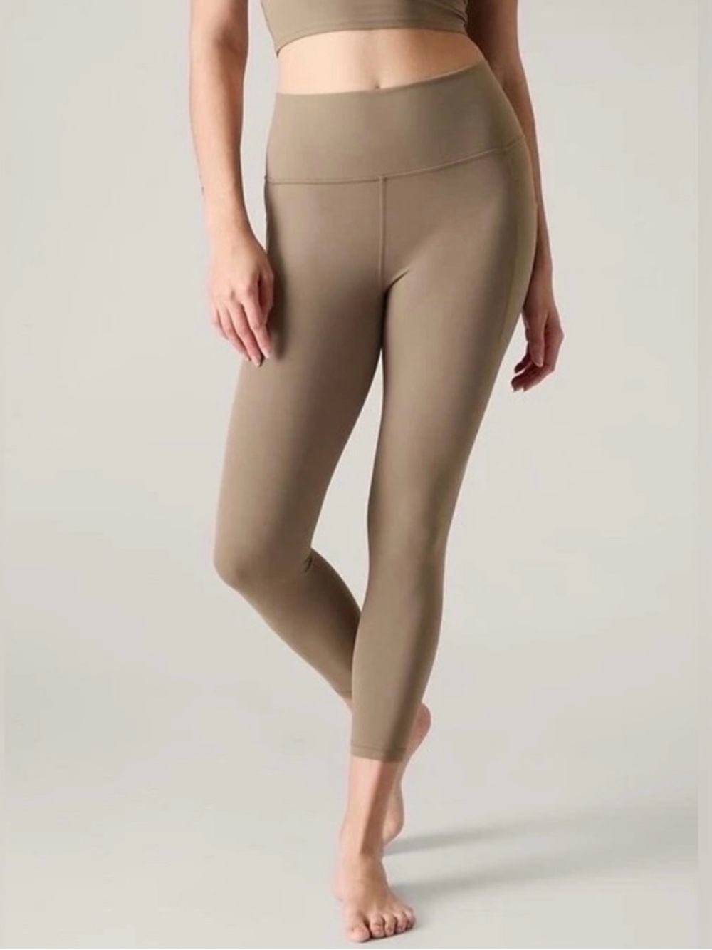 Athleta salutation stash 7/8 tan/grey capris XL